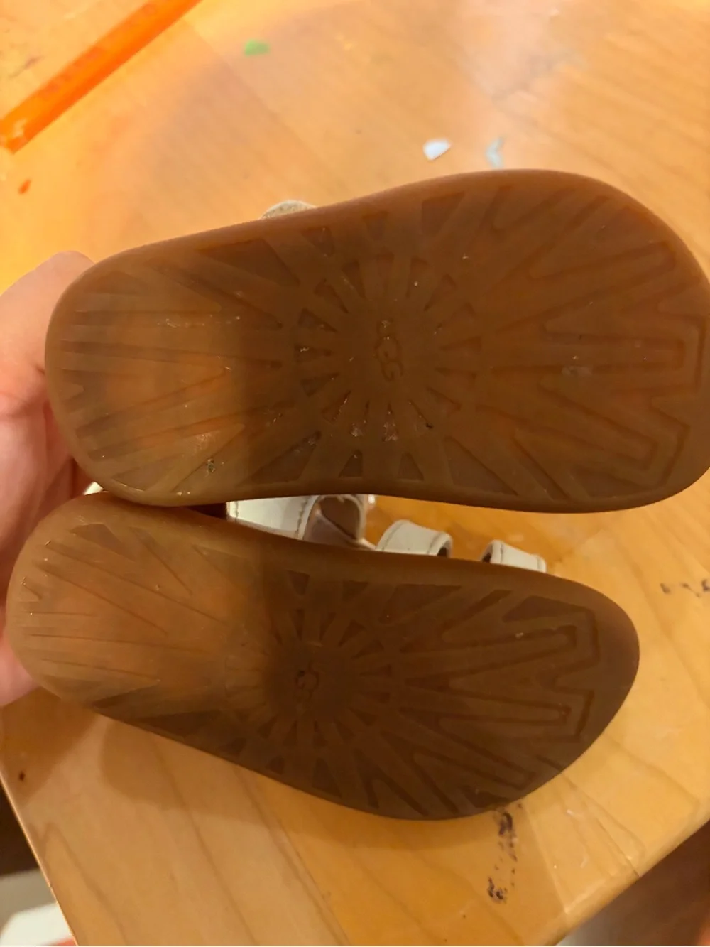 UGG easy slip